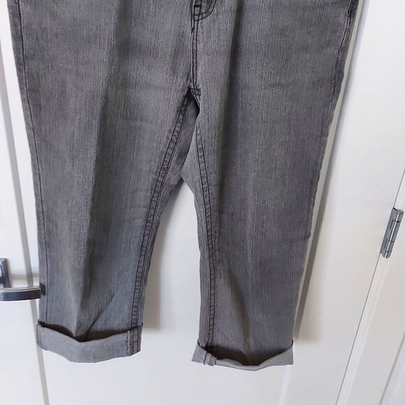 ROADRUNNER CAPRI JEANS  - Picture 3 of 13